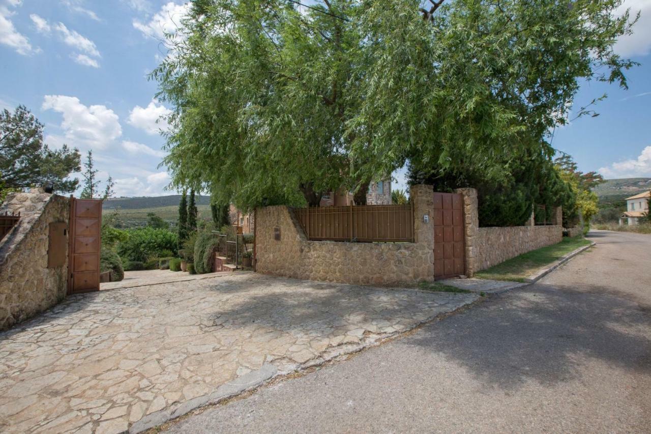 Family Getaway In Marathon By Ghh Villa Kültér fotó