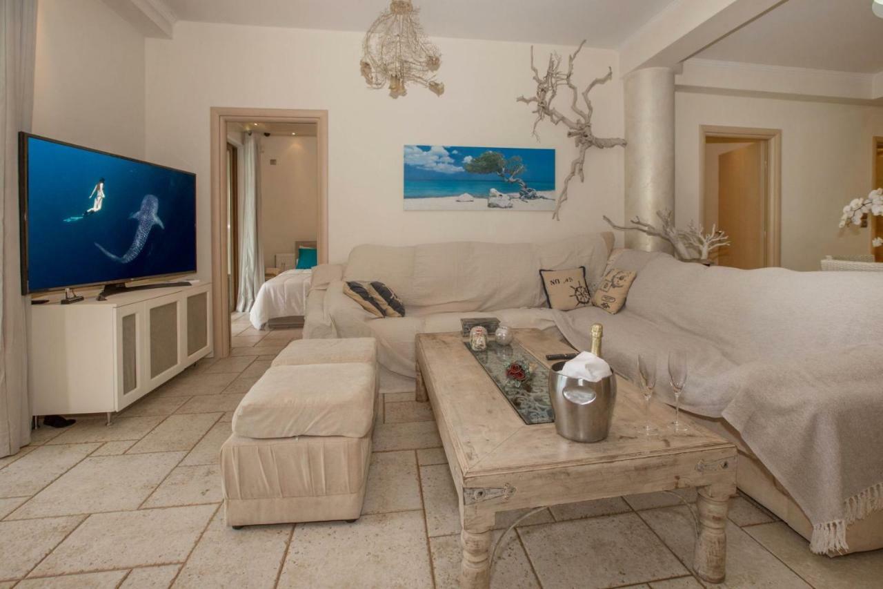 Family Getaway In Marathon By Ghh Villa Kültér fotó